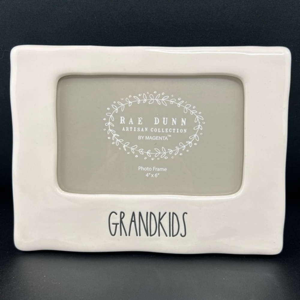 Rae Dunn - ‘Grandkids’ picture frame. 4” x 6”. NWT.